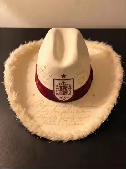 Gelillo's Hat – vista frontal